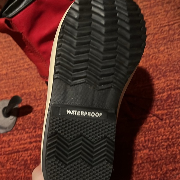 Sorel waterproof boot - Picture 4 of 4